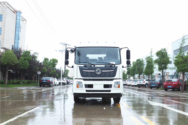 東風天龍后八輪20噸噴霧車，國六綠化噴灑車